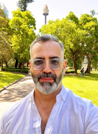 It’s not every day I get to go out and enjoy this city.. Remember what you want exists, don’t settle until you get it.. .......#gay #sydney #selfie #sun #city #bearded #hairymen #gayman #gayitaly #hoscos #sydney 